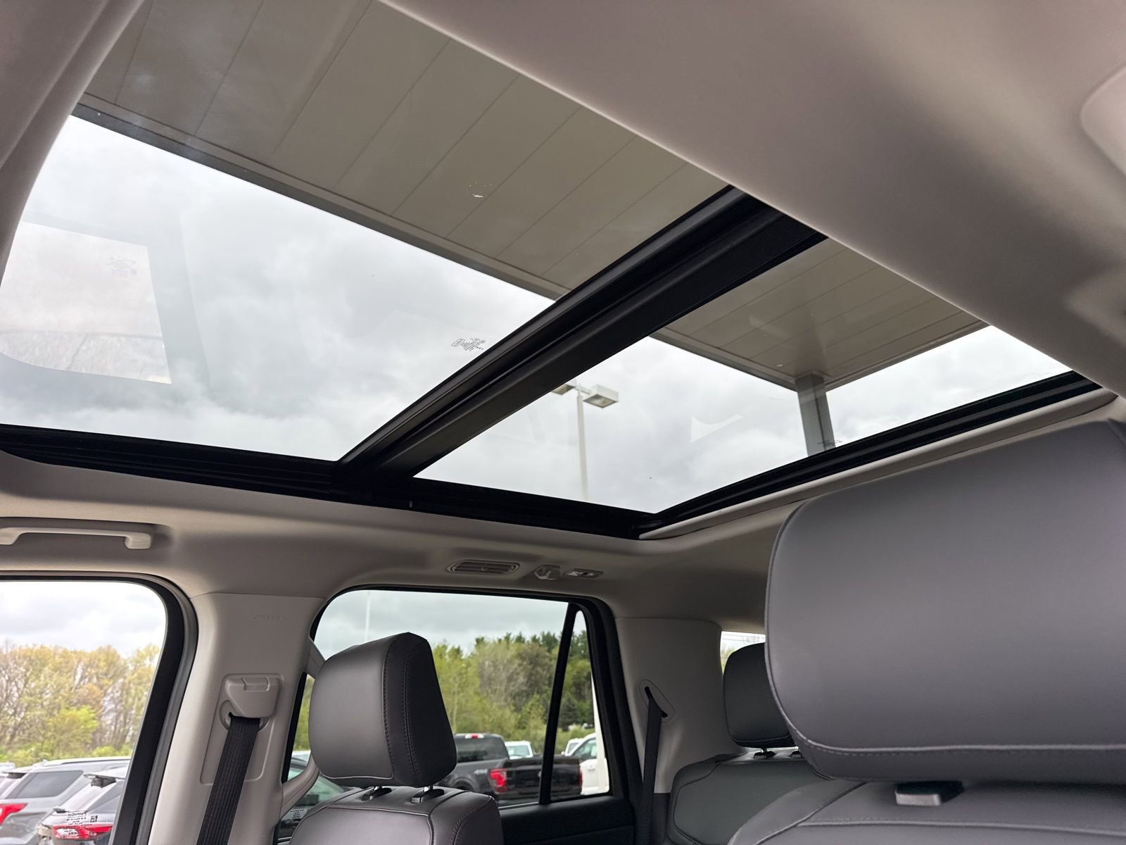 Certified 2025 Ford Expedition Active AWD/4WD image 24