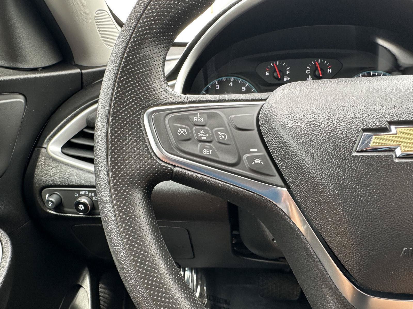 Used 2025 Chevrolet Malibu LT FWD image 13