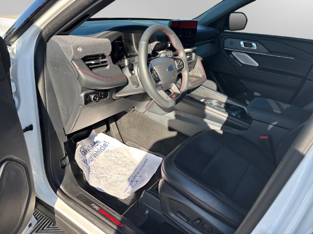 Certified 2025 Ford Explorer ST AWD/4WD image 9