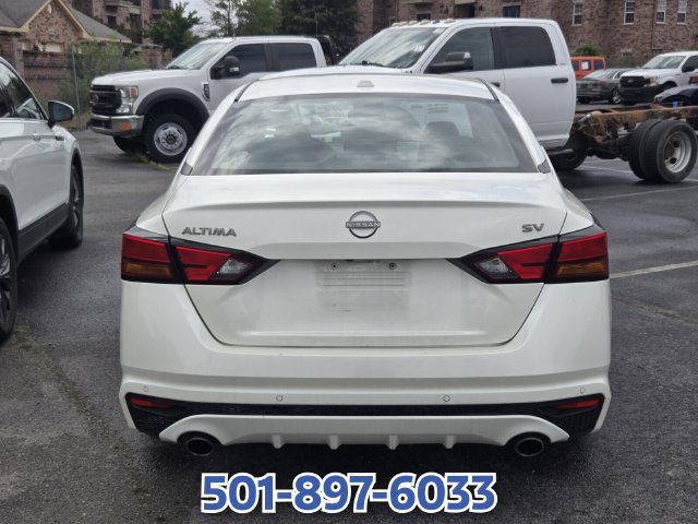 Used 2024 Nissan Altima 2.5 SV w/ SV Premium Package FWD image 3