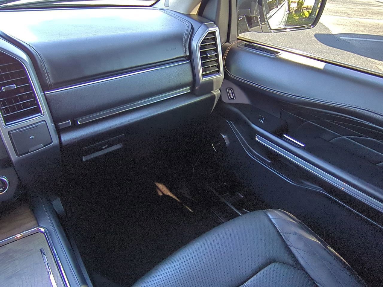 Certified 2021 Ford Expedition Platinum image 17