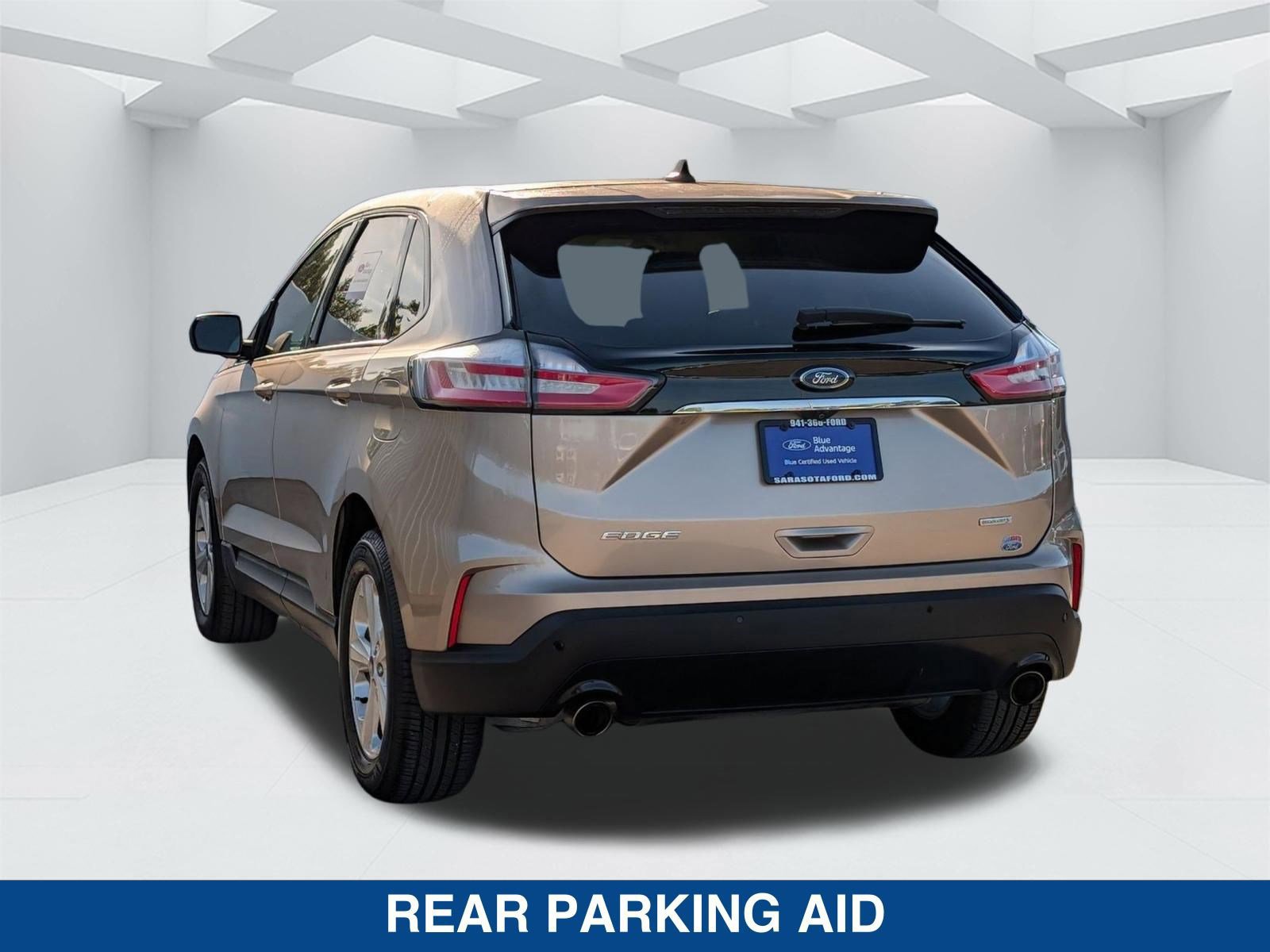 Certified 2020 Ford Edge SE image 2