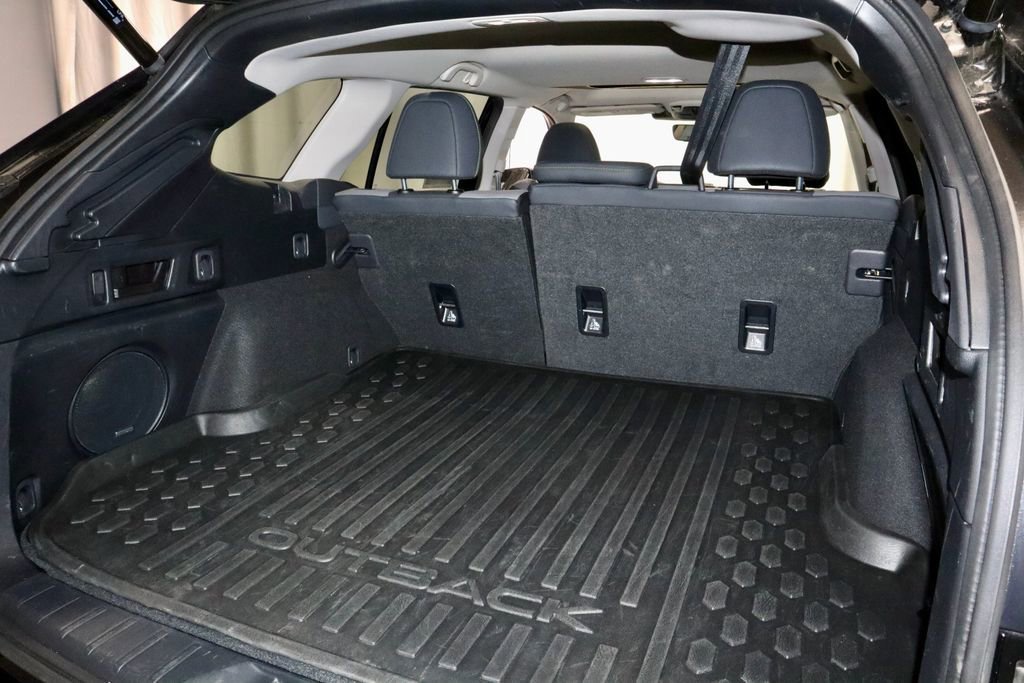 Used 2025 Subaru Outback Onyx Edition image 13