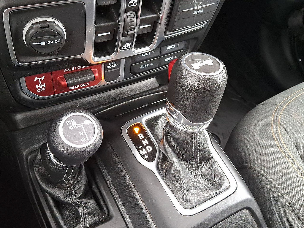 Used 2024 Jeep Wrangler Unlimited Sport AWD/4WD image 12
