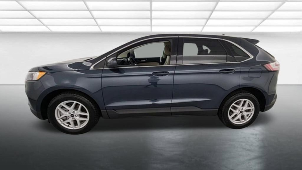 Certified 2023 Ford Edge SEL w/ Convenience Package AWD/4WD image 3