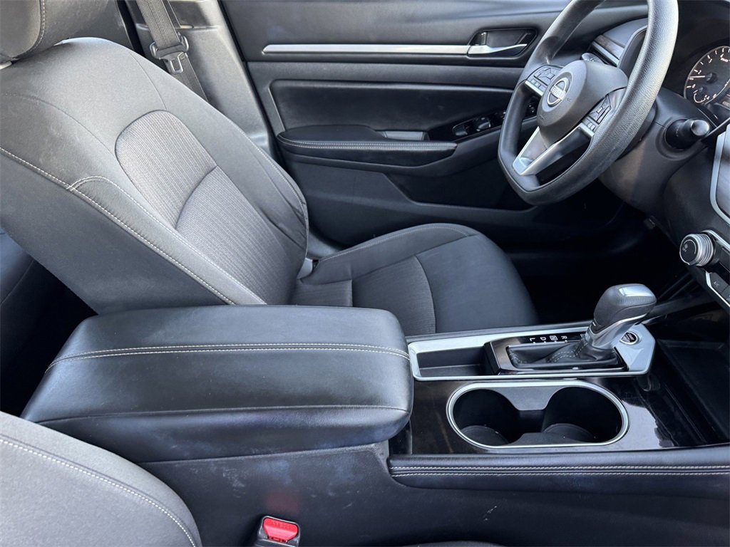 Used 2023 Nissan Altima 2.5 SV image 6
