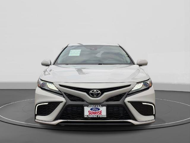 Used 2022 Toyota Camry XSE FWD image 3