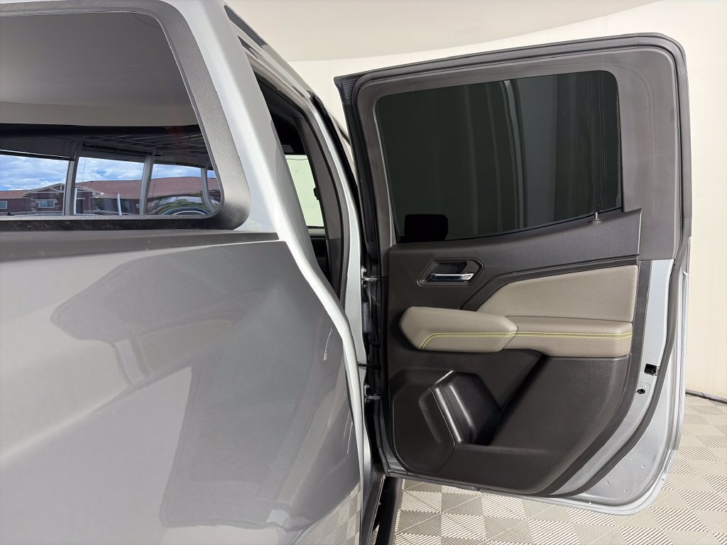 Used 2025 Chevrolet Colorado ZR2 w/ Technology Package AWD/4WD image 28