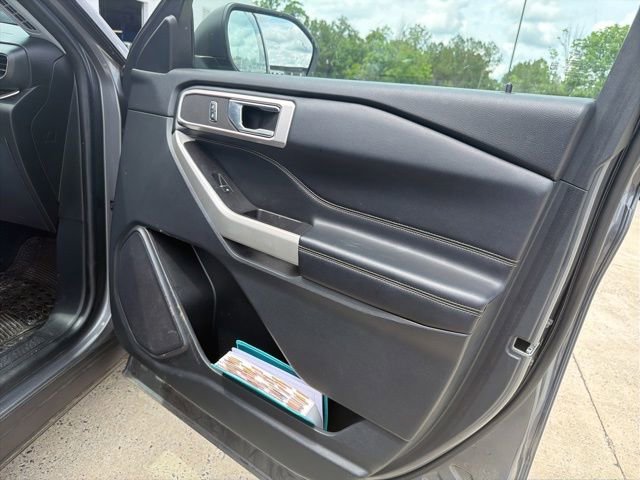 Certified 2021 Ford Explorer XLT w/ Equipment Group 202A AWD/4WD image 65