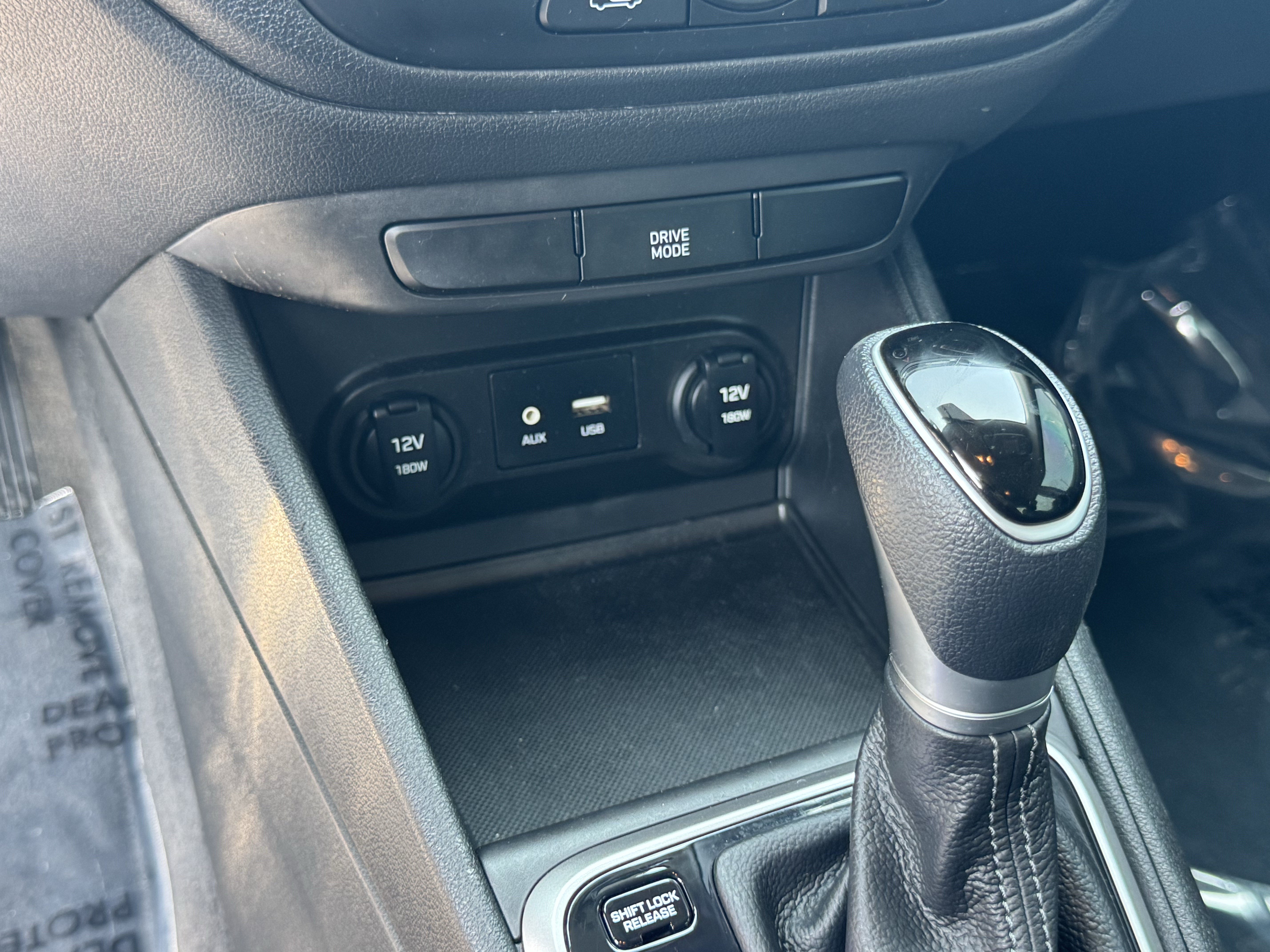 Used 2022 Hyundai Accent SE w/ Cargo Package FWD image 26
