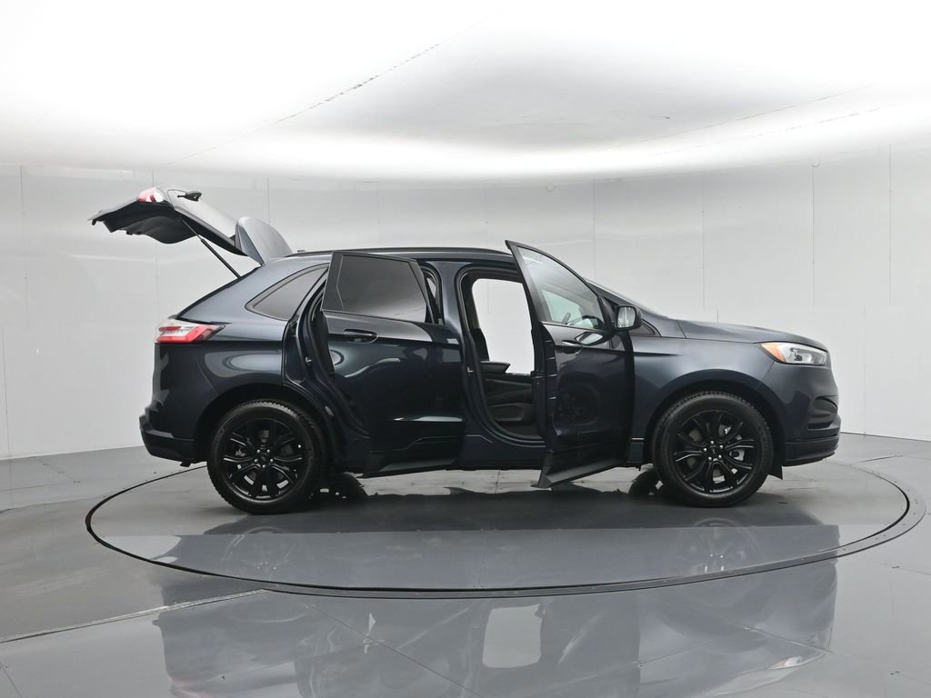 Certified 2022 Ford Edge SE w/ Black Appearance Package image 34