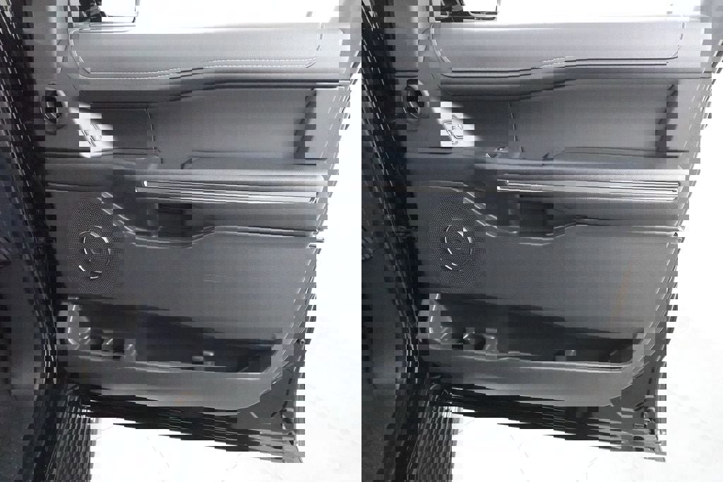 Certified 2024 Ford Expedition Max XLT image 30