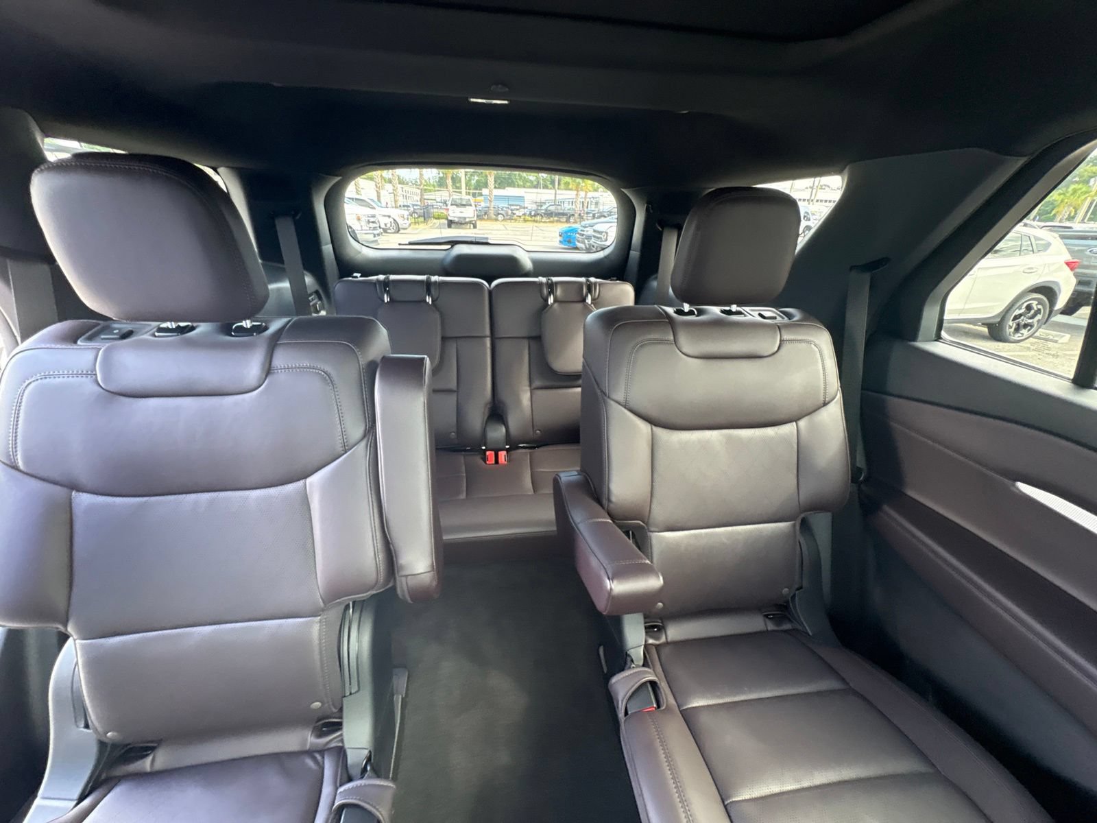 Certified 2025 Ford Explorer Platinum RWD image 20