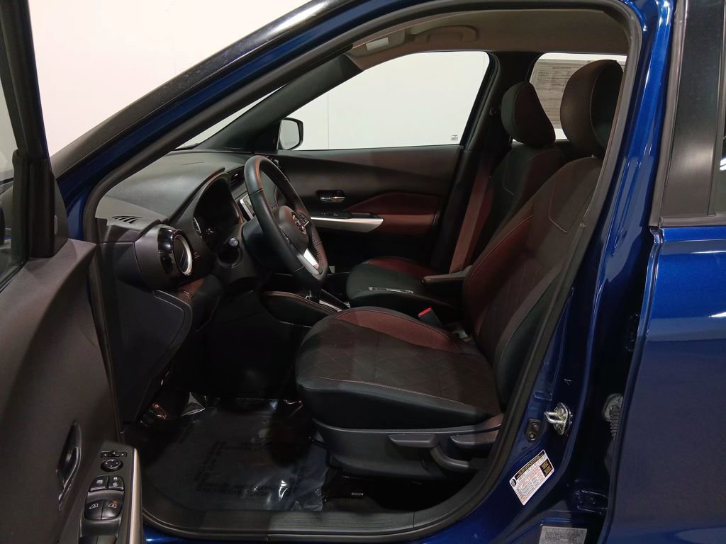 Used 2019 Nissan Kicks SR w/ Exterior Package image 18