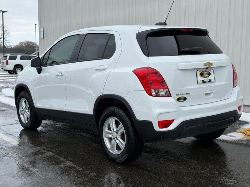 Used 2022 Chevrolet Trax LS w/ Tint and Cruise Package image 4