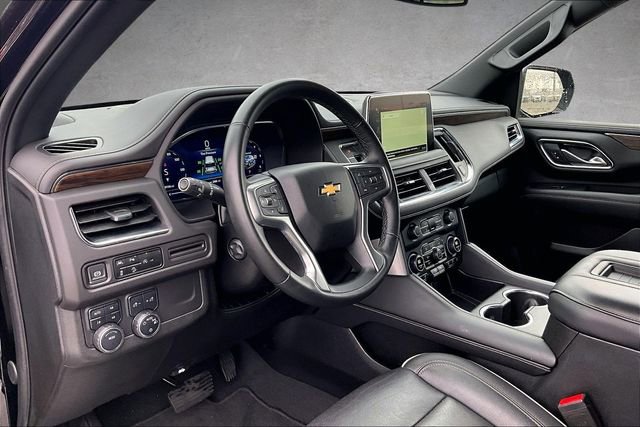 Used 2024 Chevrolet Suburban Premier image 12