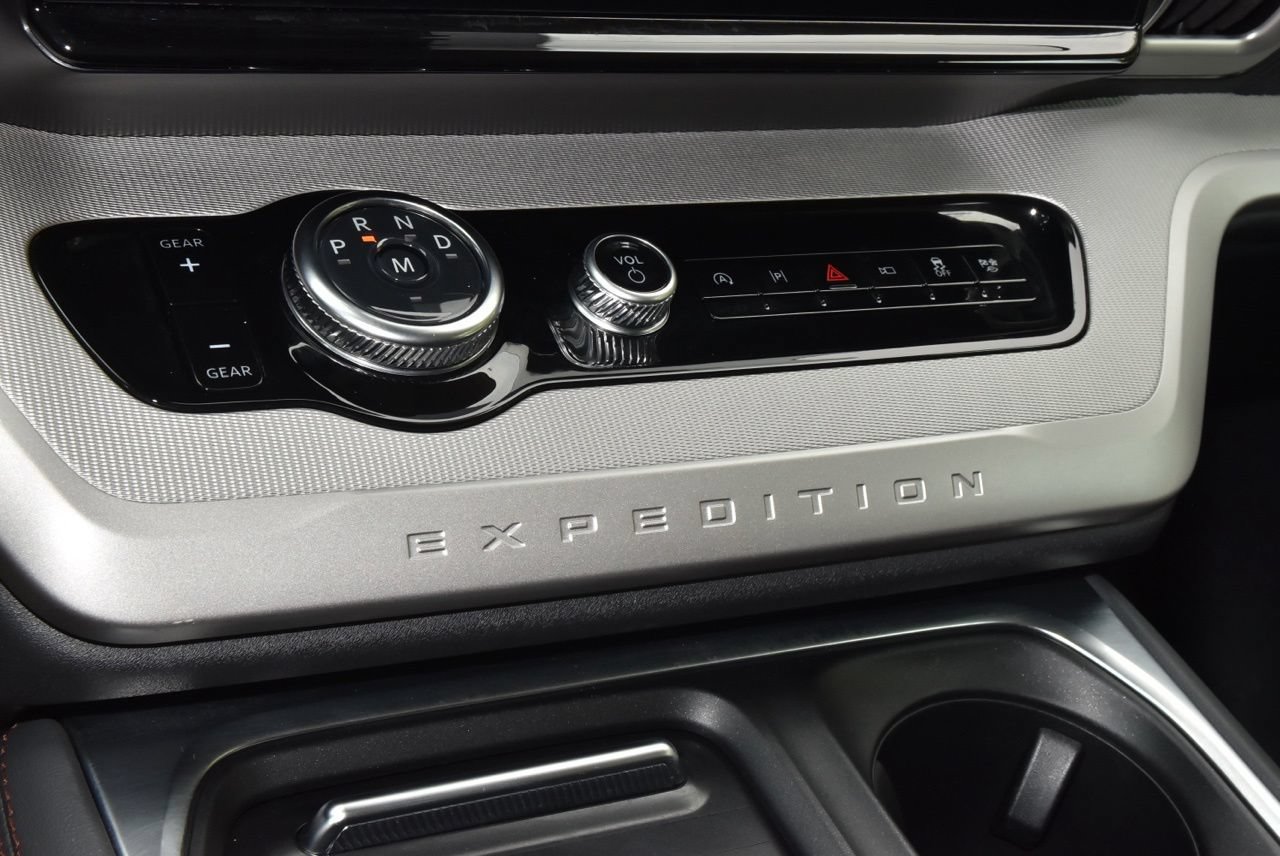 Certified 2025 Ford Expedition Active RWD image 30