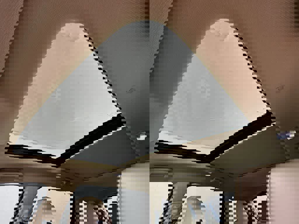 Used 2024 Acura MDX SH-AWD w/ Technology Package image 32