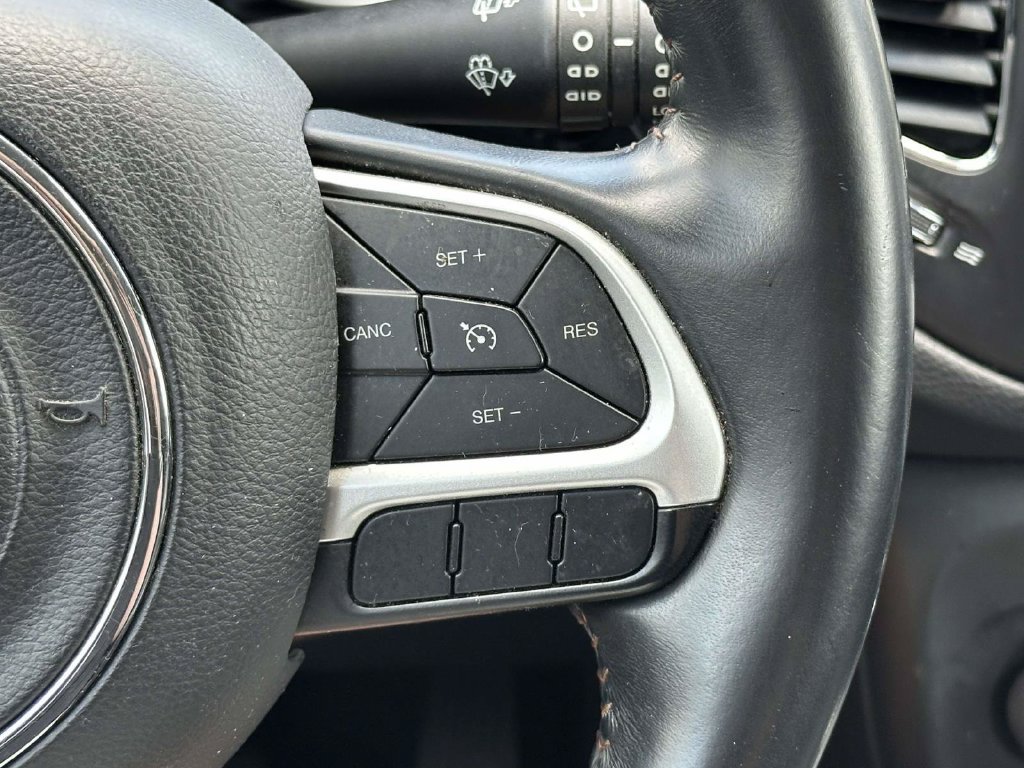 Used 2018 Jeep Compass Latitude AWD/4WD image 22