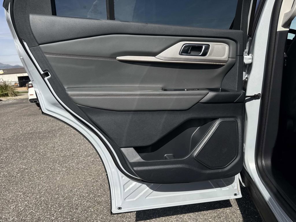Certified 2025 Ford Explorer Active w/ Active Comfort Package image 23