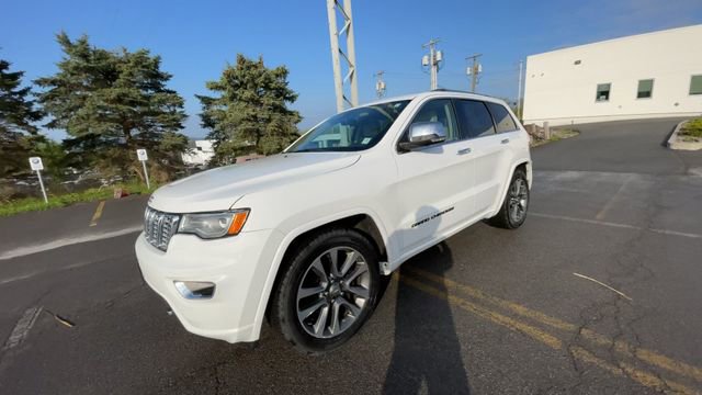 Used 2018 Jeep Grand Cherokee Overland AWD/4WD image 5