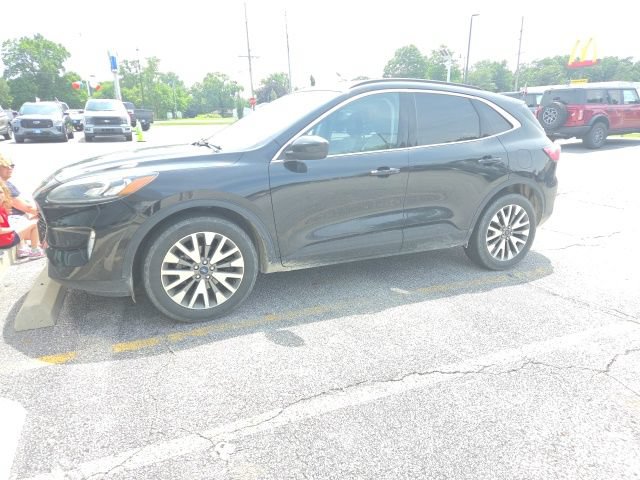 Certified 2022 Ford Escape Titanium AWD/4WD image 1