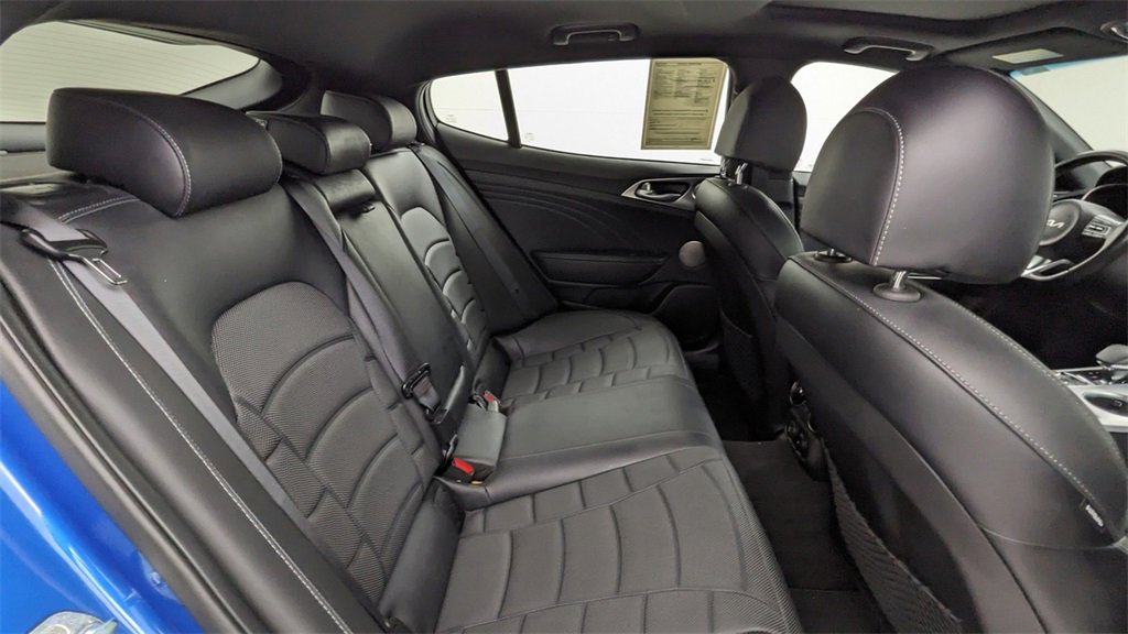 Used 2023 Kia Stinger GT2 image 37