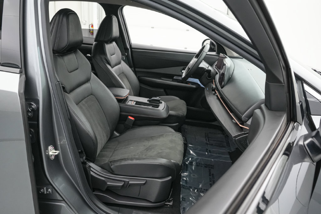 Used 2023 Nissan Ariya FWD image 22
