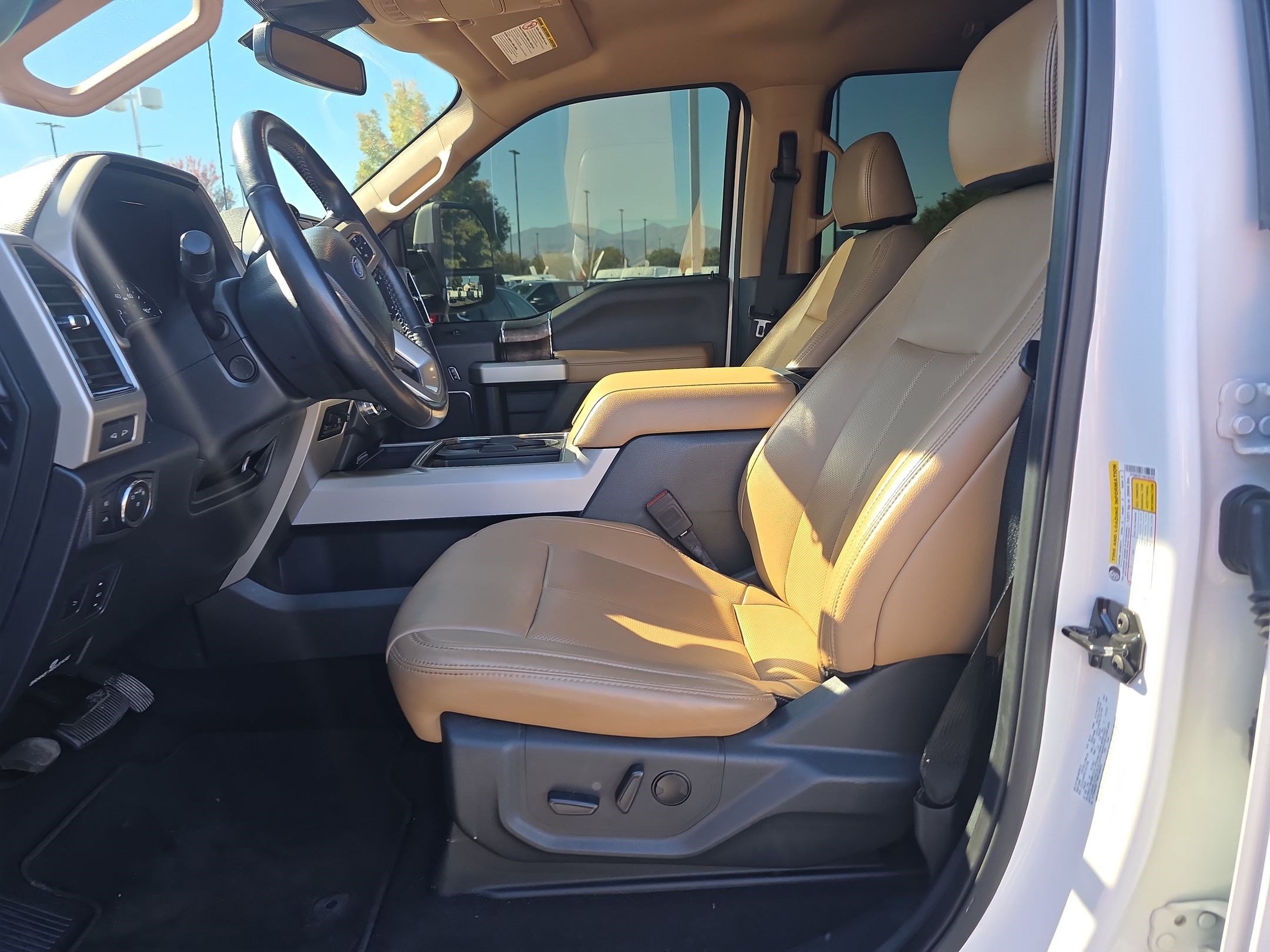 Certified 2022 Ford F250 Lariat w/ Lariat Ultimate Package AWD/4WD image 18