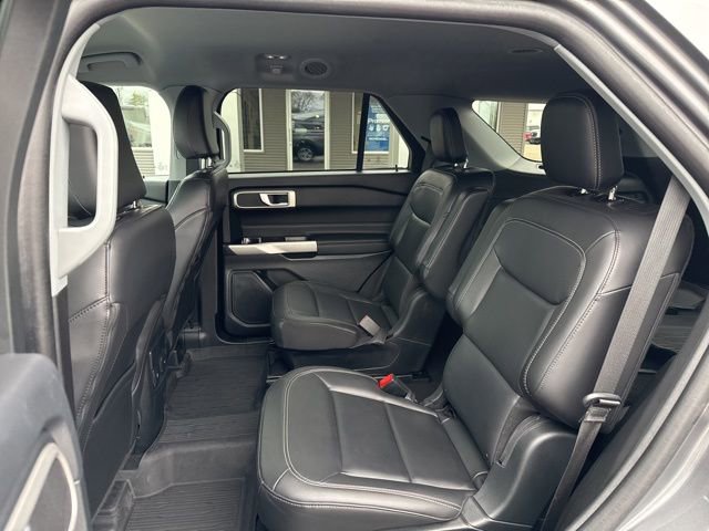 Certified 2023 Ford Explorer XLT w/ Equipment Group 202A AWD/4WD image 30