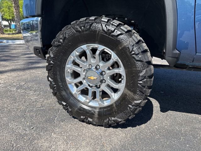Used 2025 Chevrolet Silverado 2500 LTZ AWD/4WD image 13