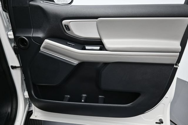 Certified 2025 Ford Expedition Active AWD/4WD image 35