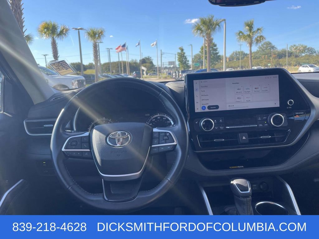 Used 2023 Toyota Highlander XLE image 15