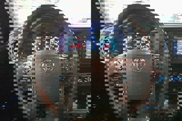 Used 2019 Toyota Tacoma SR image 13