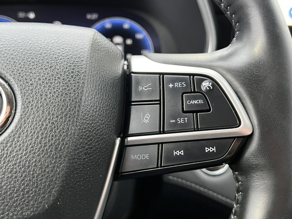 Used 2023 Toyota Highlander Limited image 24