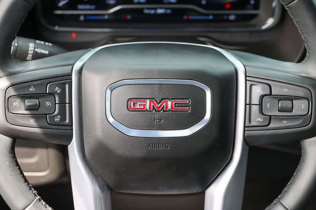 Used 2024 GMC Yukon SLT w/ SLT Luxury Package AWD/4WD image 8