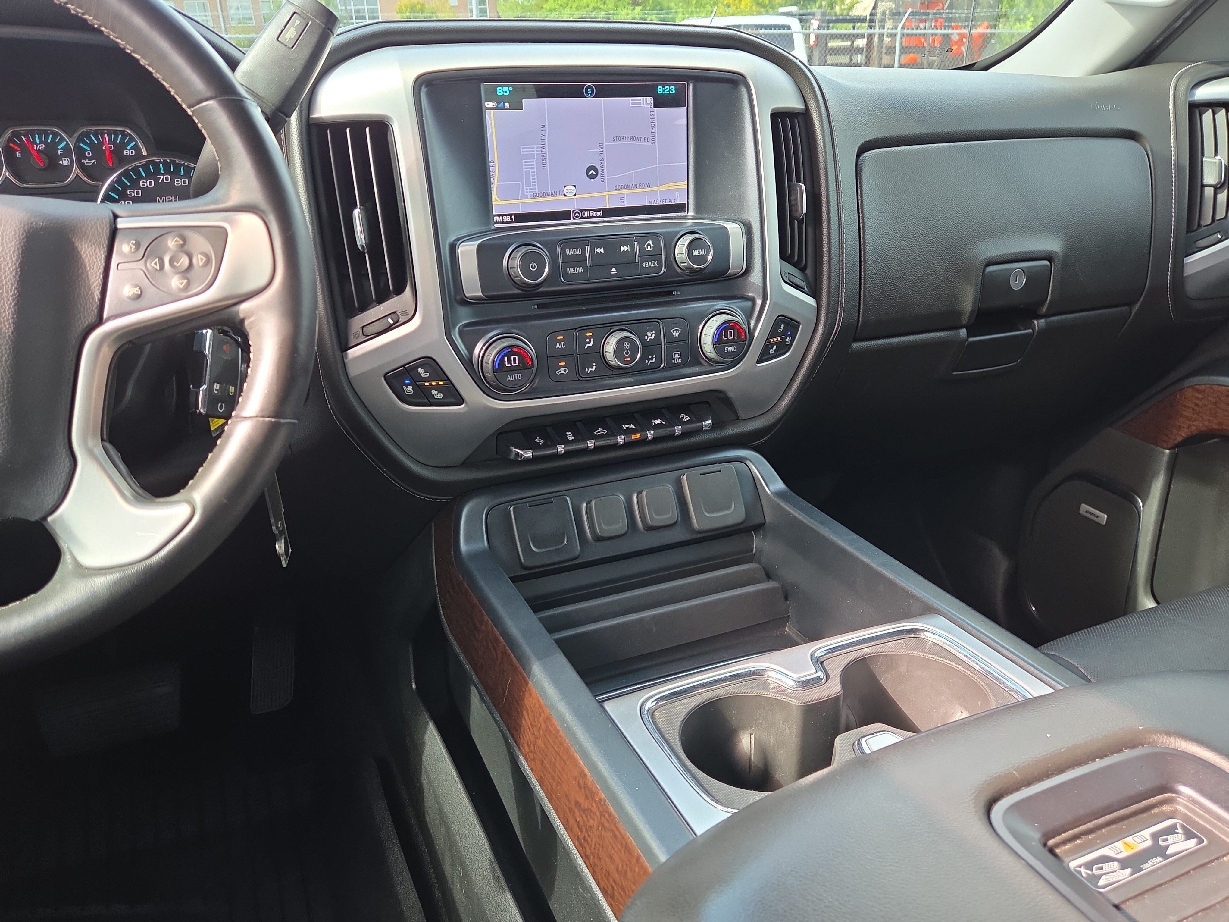 Used 2018 GMC Sierra 1500 SLT AWD/4WD image 25