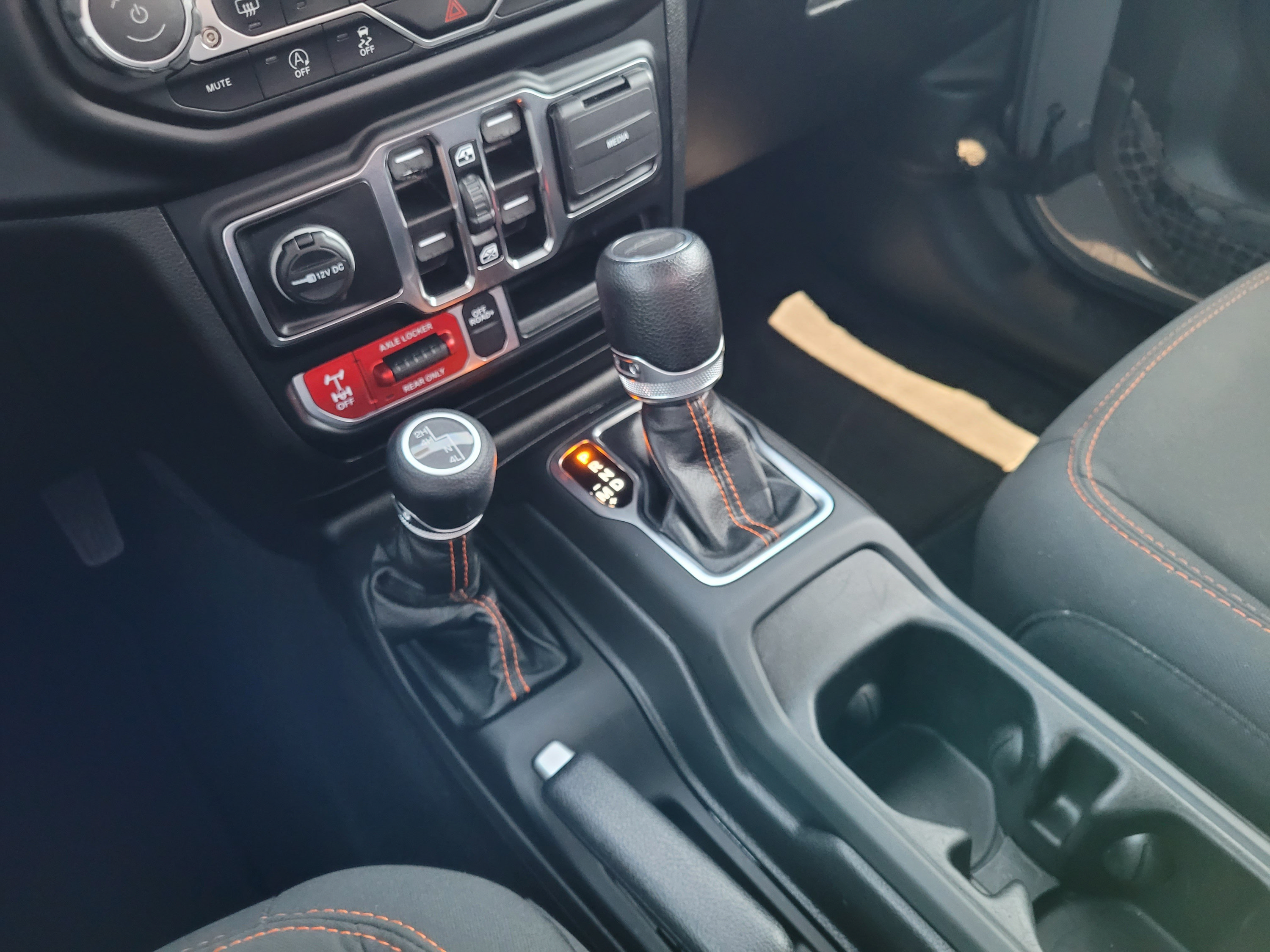 Used 2023 Jeep Gladiator Mojave w/ Cold Weather Group AWD/4WD image 15