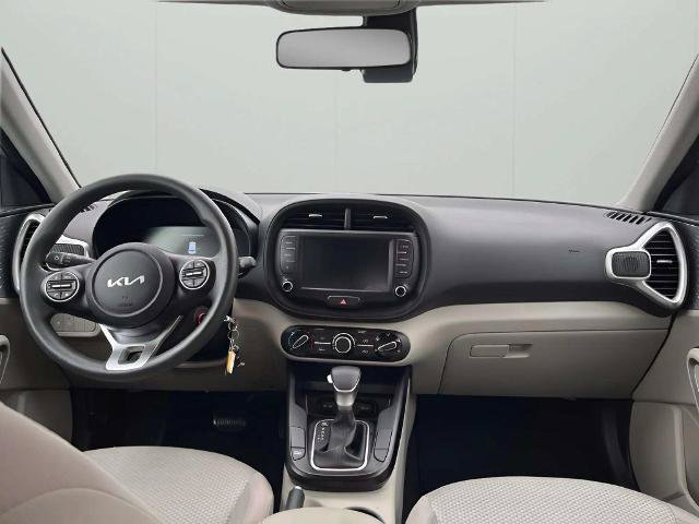 Used 2025 Kia Soul LX w/ LX Technology Package FWD image 13