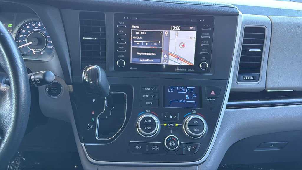 Used 2020 Toyota Sienna XLE w/ XLE Navigation Package image 11