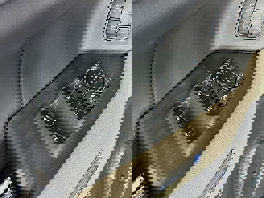 Certified 2022 Ford Expedition Limited image 30