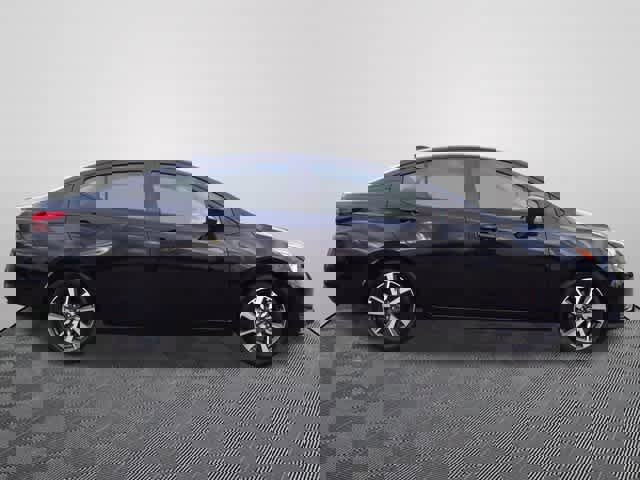 Used 2023 Nissan Versa SV image 4