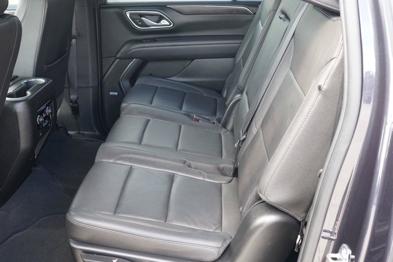 Used 2024 Chevrolet Suburban LT RWD image 22