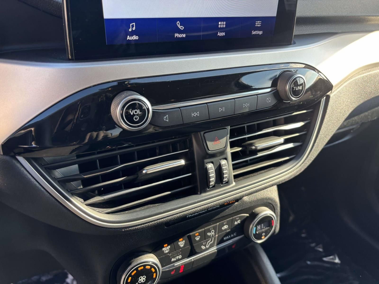 Certified 2020 Ford Escape SE image 23