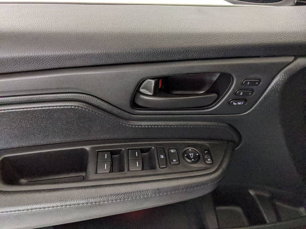 Used 2023 Honda Odyssey Sport image 14