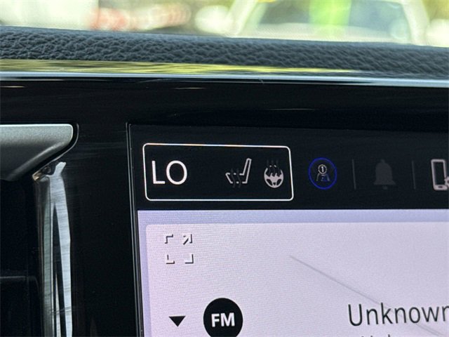 Used 2024 Chrysler Pacifica Touring-L image 31