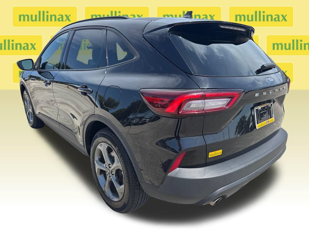 Certified 2025 Ford Escape ST-Line FWD image 9