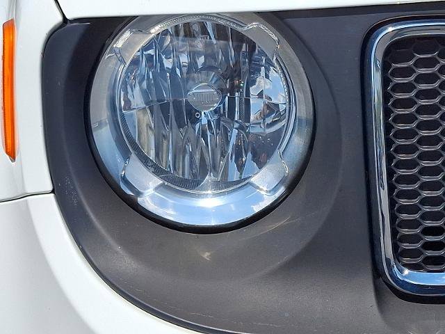 Used 2018 Jeep Renegade Latitude w/ Popular Equipment Group AWD/4WD image 9