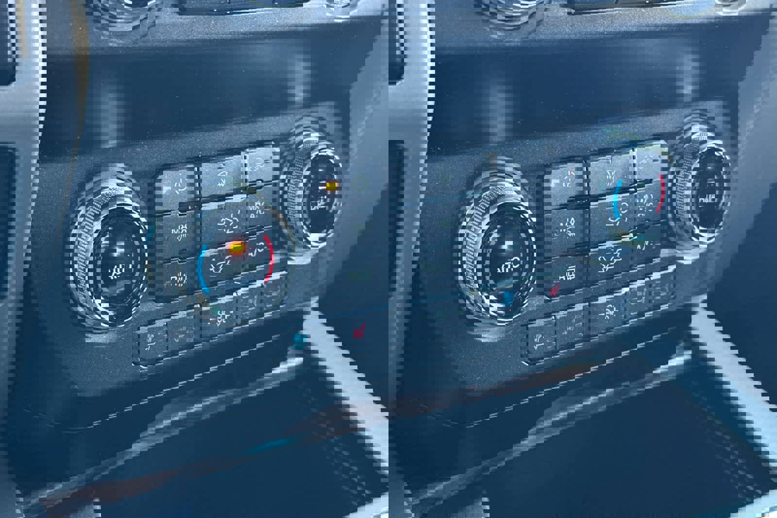 Certified 2019 Ford F150 Lariat w/ Equipment Group 502A Luxury image 20