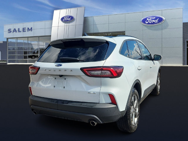 Certified 2025 Ford Escape ST-Line Select AWD/4WD image 3